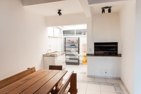 Apartamento à venda com 147m², 2 quartos e 2 vagas Apartamento à venda com 147m², 2 quartos e 2 vagasCobertura