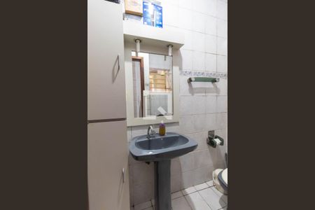 Casa à venda com 241m², 4 quartos e 2 vagasBanheiro 2