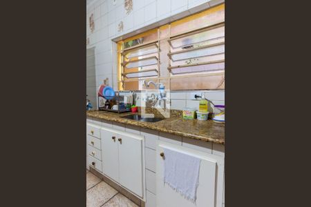 Casa à venda com 241m², 4 quartos e 2 vagasCozinha