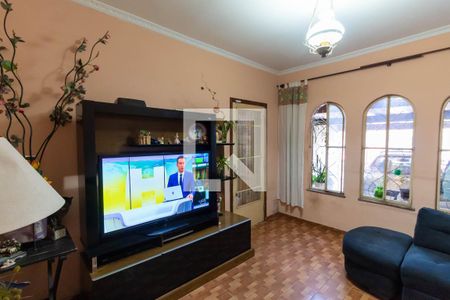 Casa à venda com 241m², 4 quartos e 2 vagasSala