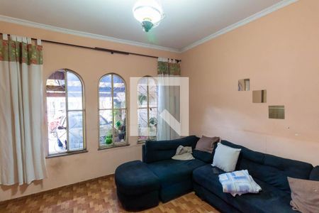 Casa à venda com 241m², 4 quartos e 2 vagasSala