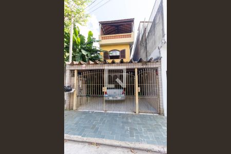 Casa à venda com 241m², 4 quartos e 2 vagasFachada