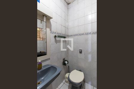 Casa à venda com 241m², 4 quartos e 2 vagasBanheiro 2