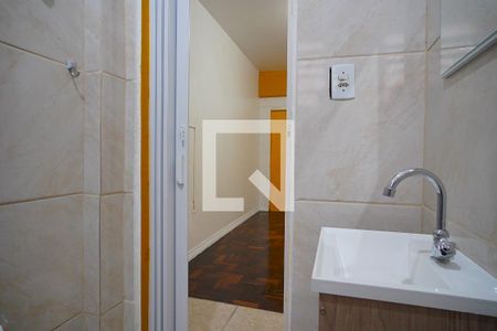 Banheiro de apartamento à venda com 1 quarto, 25m² em Floresta, Porto Alegre