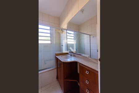 Apartamento à venda com 60m², 2 quartos e sem vaga Apartamento à venda com 60m², 2 quartos e sem vagaBanheiro