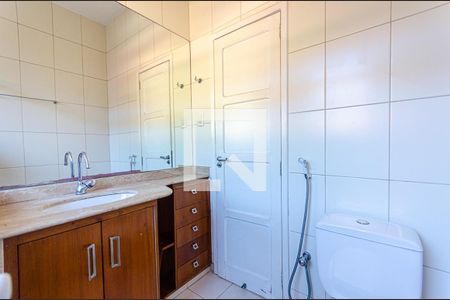 Apartamento à venda com 60m², 2 quartos e sem vaga Apartamento à venda com 60m², 2 quartos e sem vagaBanheiro