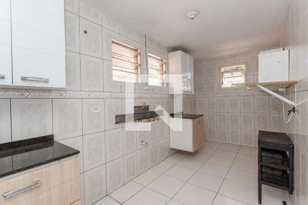 Casa à venda com 60m², 5 quartos e 3 vagas Casa à venda com 60m², 5 quartos e 3 vagasCozinha