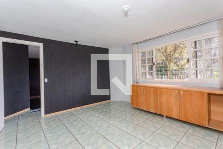 Casa à venda com 60m², 5 quartos e 3 vagas Casa à venda com 60m², 5 quartos e 3 vagasSuite
