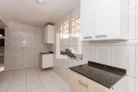 Casa à venda com 60m², 5 quartos e 3 vagas Casa à venda com 60m², 5 quartos e 3 vagasCozinha