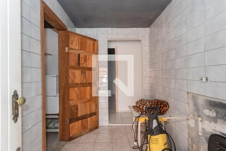 Casa à venda com 60m², 5 quartos e 3 vagas Casa à venda com 60m², 5 quartos e 3 vagasCozinha auxiliar