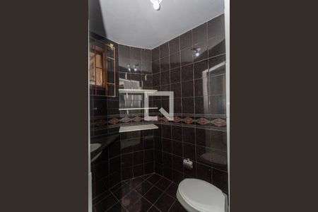 Casa à venda com 60m², 5 quartos e 3 vagas Casa à venda com 60m², 5 quartos e 3 vagasSuite