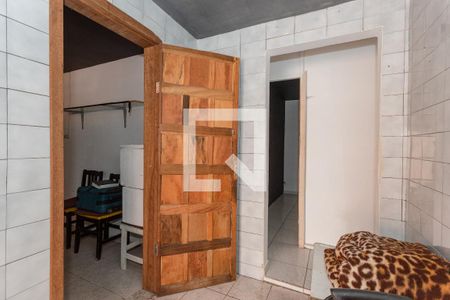 Casa à venda com 60m², 5 quartos e 3 vagas Casa à venda com 60m², 5 quartos e 3 vagasCozinha auxiliar