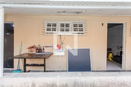 Casa à venda com 60m², 5 quartos e 3 vagas Casa à venda com 60m², 5 quartos e 3 vagasÁrea de serviço