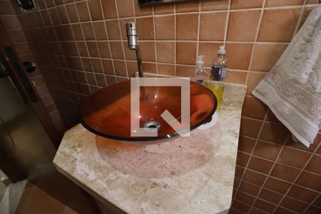 Casa para alugar com 300m², 4 quartos e 5 vagasBanheiro 2