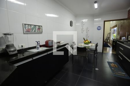 Casa para alugar com 300m², 4 quartos e 5 vagasCozinha