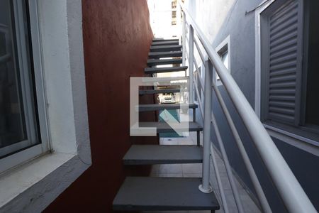 Casa para alugar com 300m², 4 quartos e 5 vagasEscada externa