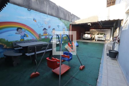 Casa para alugar com 300m², 4 quartos e 5 vagasQuintal