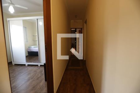 Casa para alugar com 300m², 4 quartos e 5 vagasCorredor