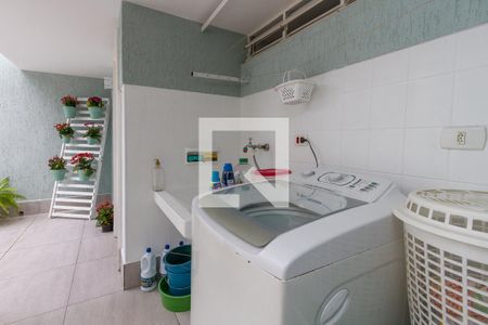 Casa à venda com 180m², 3 quartos e 2 vagasLavanderia