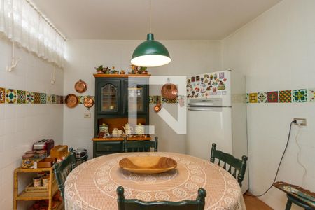 Casa à venda com 180m², 3 quartos e 2 vagasCozinha