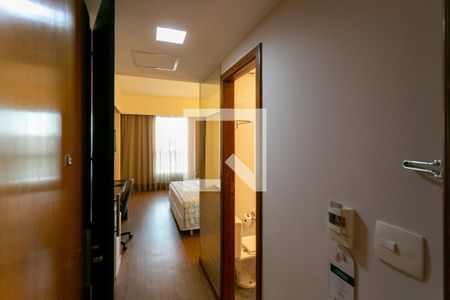 Entrada de apartamento para alugar com 1 quarto, 27m² em Serra, Belo Horizonte