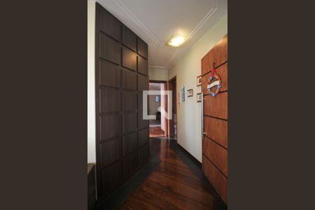 Corredor de apartamento à venda com 4 quartos, 225m² em Vila Suzana, São Paulo