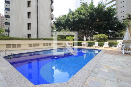 Apartamento à venda com 225m², 4 quartos e 3 vagasÁrea comum - Piscina