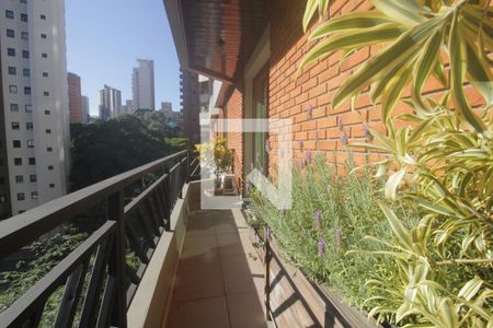 Varanda de apartamento à venda com 4 quartos, 225m² em Vila Suzana, São Paulo