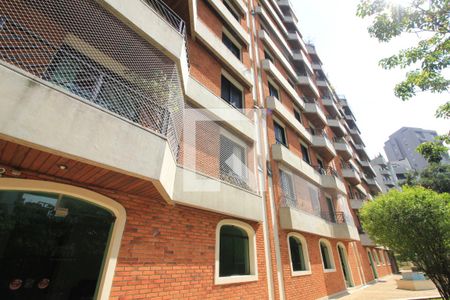 Apartamento à venda com 225m², 4 quartos e 3 vagasFachada