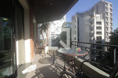 Varanda de apartamento à venda com 4 quartos, 225m² em Vila Suzana, São Paulo
