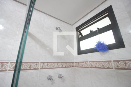 Apartamento à venda com 225m², 4 quartos e 3 vagasChuveiro