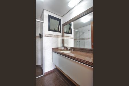 Apartamento à venda com 225m², 4 quartos e 3 vagasBanheiro