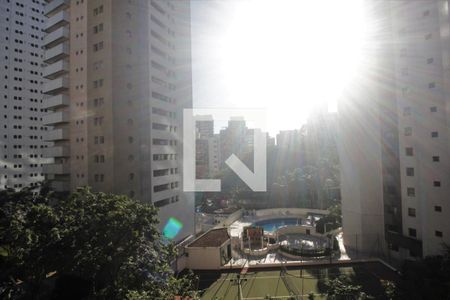 Apartamento à venda com 225m², 4 quartos e 3 vagasVista da Suíte 2