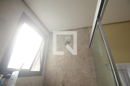 Apartamento à venda com 225m², 4 quartos e 3 vagasChuveiro