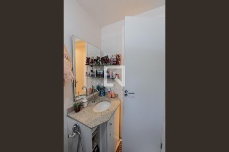 Apartamento à venda com 57m², 2 quartos e 1 vagaBanheiro Social