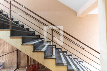 Apartamento à venda com 46m², 2 quartos e sem vaga Apartamento à venda com 46m², 2 quartos e sem vagaEscada