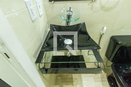 Casa à venda com 200m², 3 quartos e 2 vagasBanheiro 2