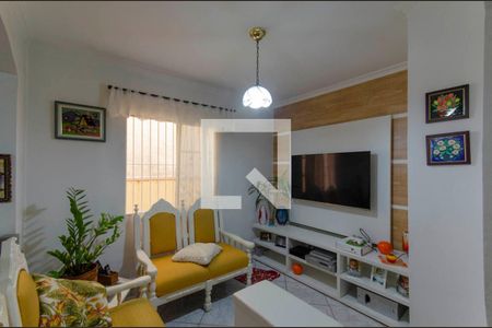Sala de TV de casa à venda com 3 quartos, 240m² em Vila Salete, São Paulo