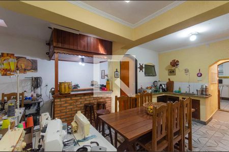 Casa à venda com 240m², 3 quartos e 2 vagasÁrea Gourmet