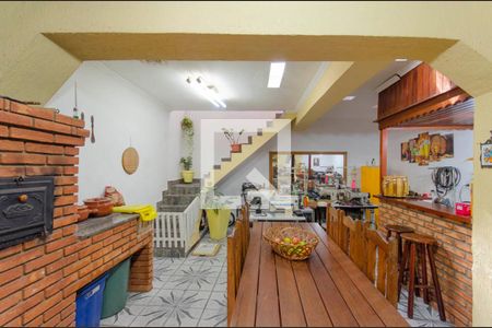 Casa à venda com 240m², 3 quartos e 2 vagasÁrea Gourmet