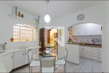 Casa à venda com 240m², 3 quartos e 2 vagasCozinha