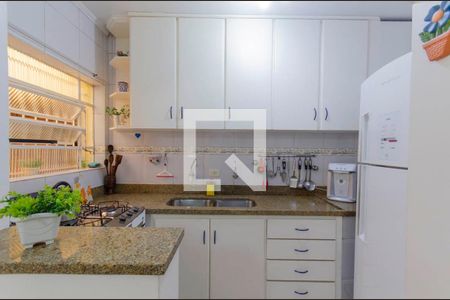 Casa à venda com 240m², 3 quartos e 2 vagasCozinha