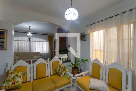 Sala de TV de casa à venda com 3 quartos, 240m² em Vila Salete, São Paulo