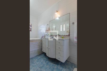 Casa à venda com 240m², 3 quartos e 2 vagasBanheiro Suíte