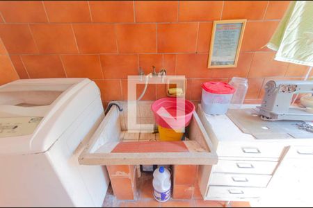 Casa à venda com 240m², 3 quartos e 2 vagasÁrea de Serviço