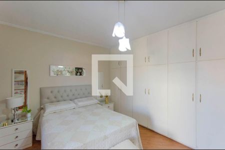Casa à venda com 240m², 3 quartos e 2 vagasSuíte