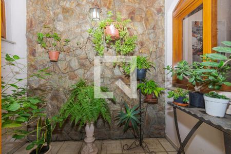 Casa à venda com 250m², 5 quartos e 2 vagas Casa à venda com 250m², 5 quartos e 2 vagasJardim