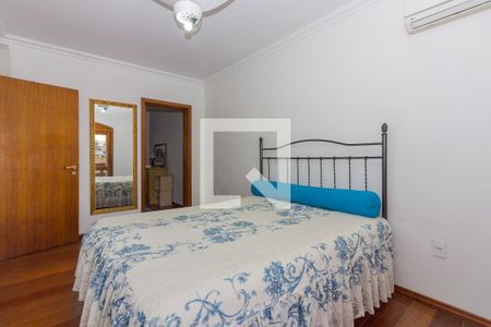 Casa à venda com 250m², 5 quartos e 2 vagas Casa à venda com 250m², 5 quartos e 2 vagasSuíte