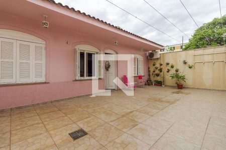 Casa à venda com 250m², 5 quartos e 2 vagas Casa à venda com 250m², 5 quartos e 2 vagasÁrea Externa