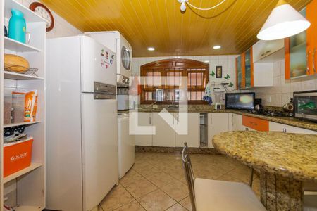 Casa à venda com 250m², 5 quartos e 2 vagas Casa à venda com 250m², 5 quartos e 2 vagasCozinha